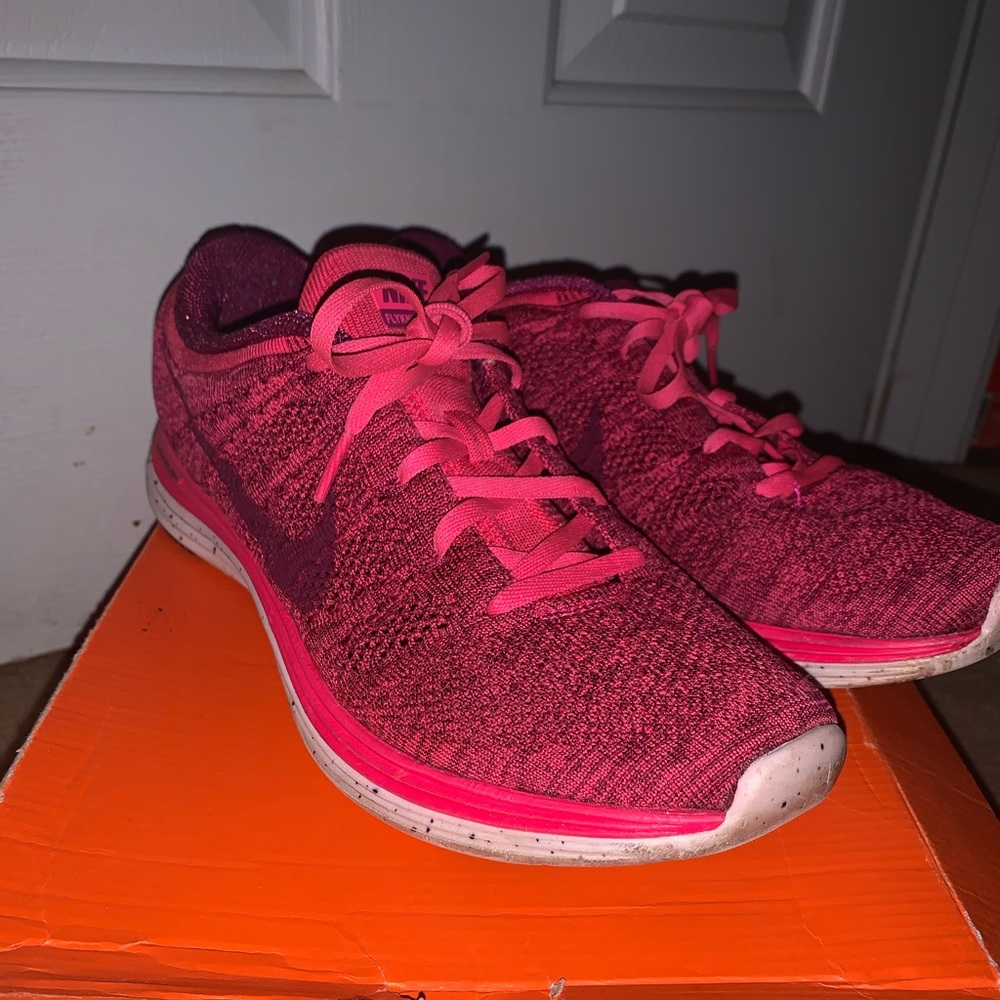 Nike Flyknit Lunarlon Running sneaker Size 10.5
